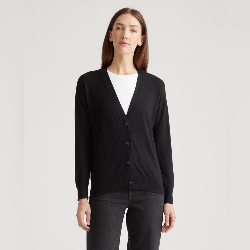 Tailbots Oversized Black V-Neck Button-Front Cardigan Minimal Chic Cozy Capsule